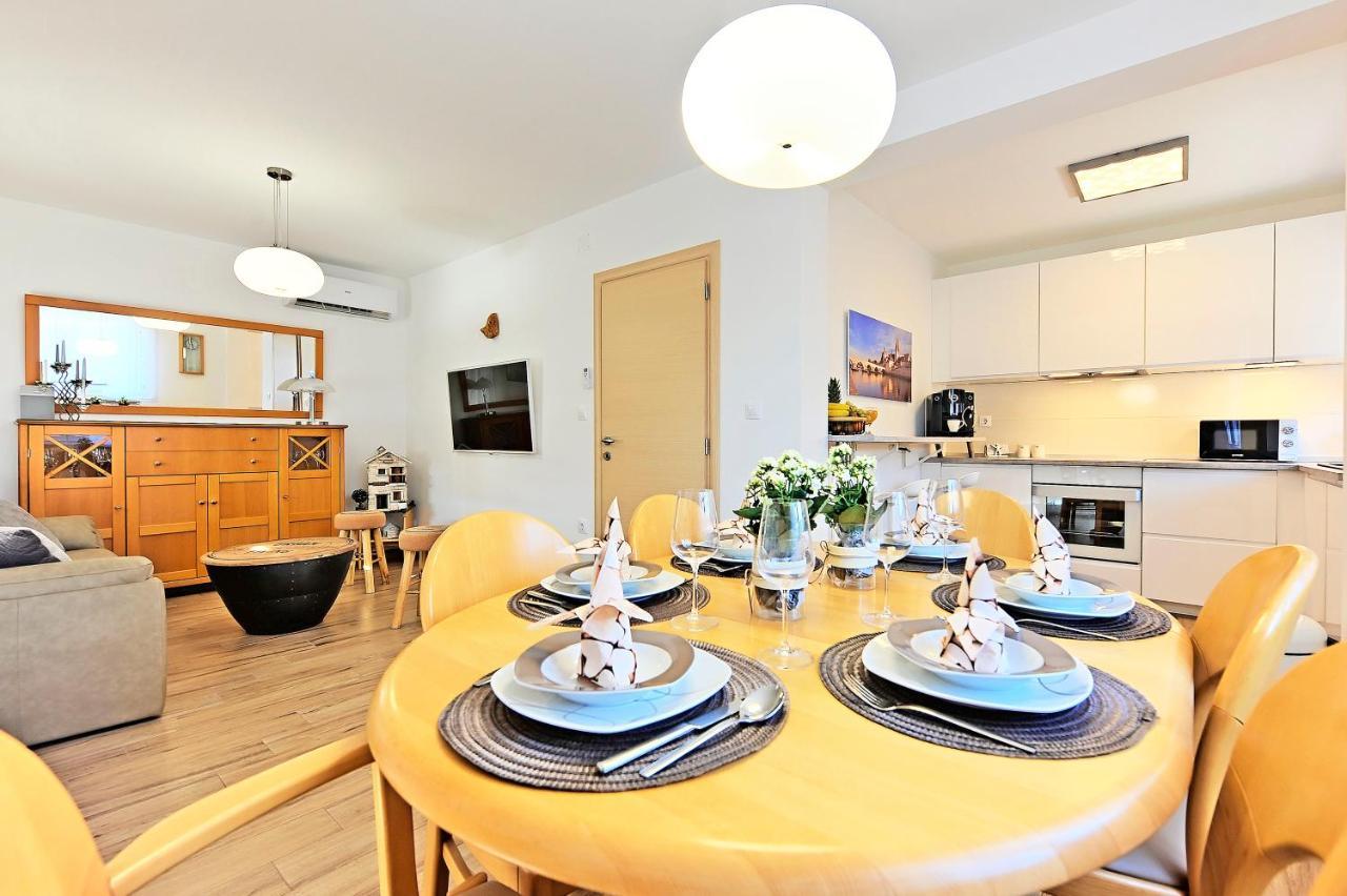 Casa Tara Three-Bedroom Holiday Home Pula Extérieur photo